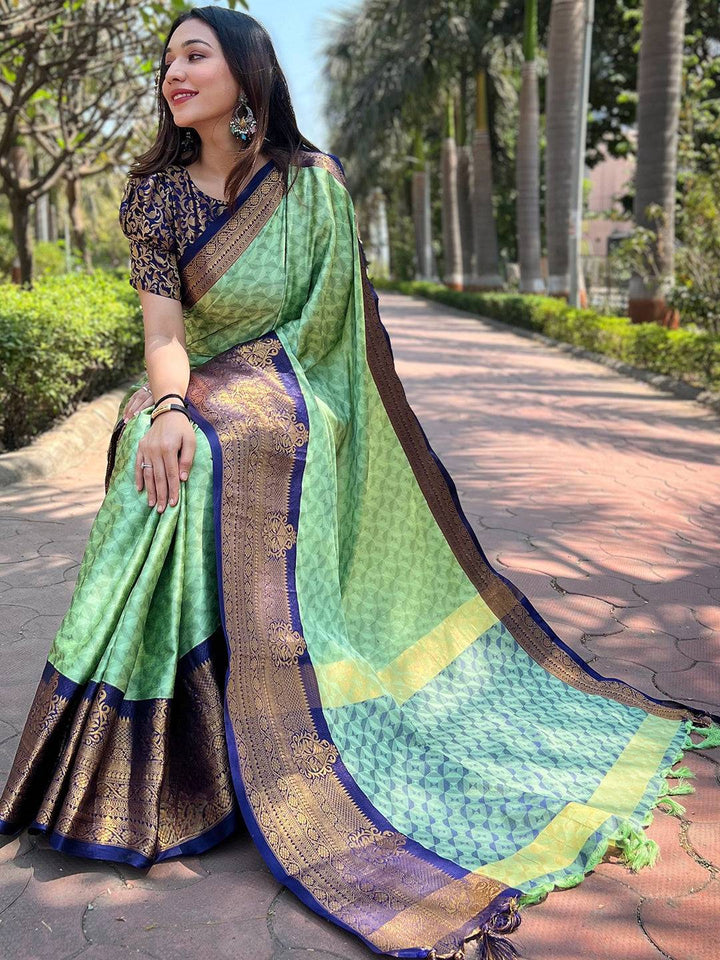 Trendy Kanjivaram Silk Saree With Broced Zari Blouse